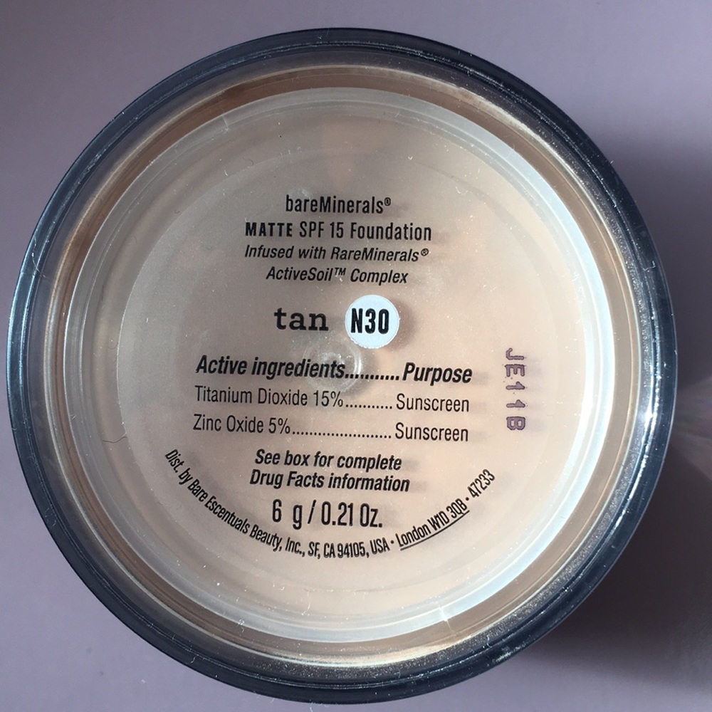 New BareMinerals Matte foundation - Picture 1 of 2